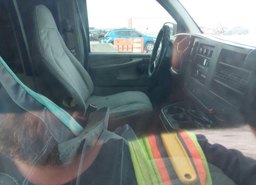 Photo 5 of 2009 Chevrolet Express 2500 WORK VAN (VIN 1GCGG25C391179537)