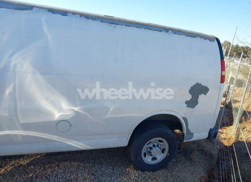 Photo 3 of 2008 Chevrolet Express WORK VAN (VIN 1GCGG25C781114348)