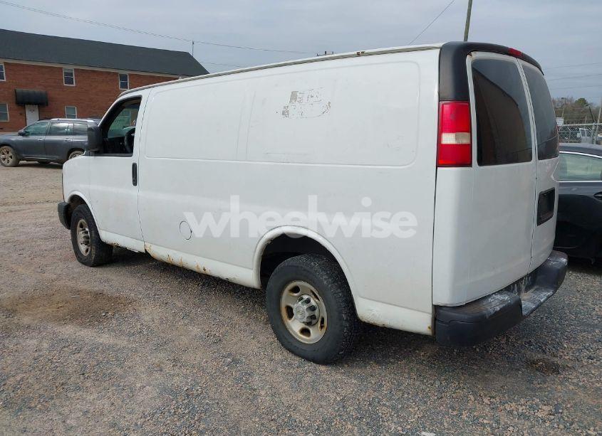 Photo 3 of 2008 Chevrolet Express WORK VAN (VIN 1GCGG25C981156777)