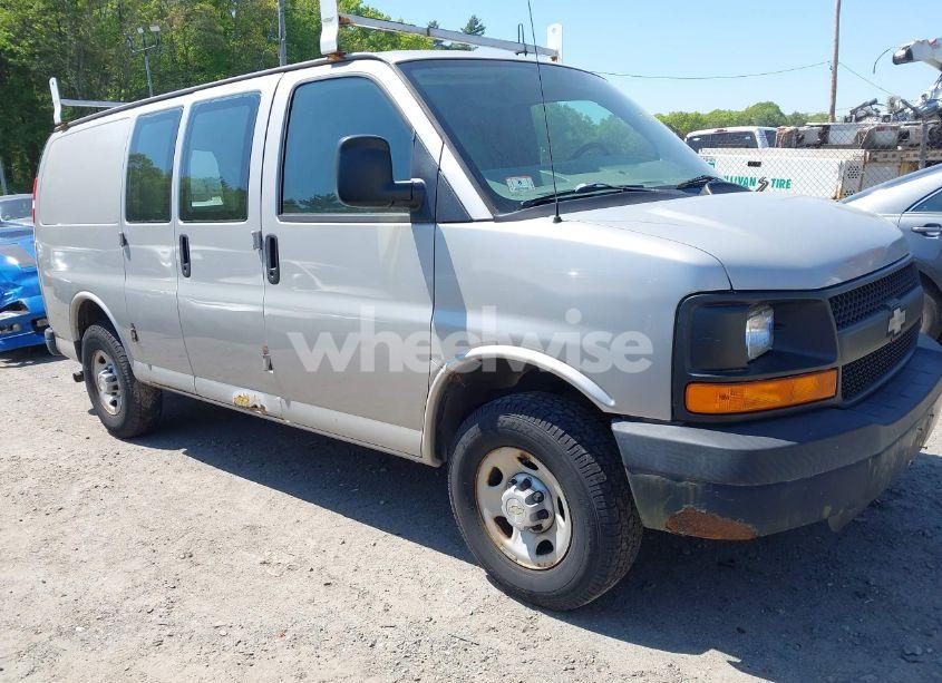 Photo 3 of 2008 Chevrolet Express WORK VAN (VIN 1GCGG25C981162904)