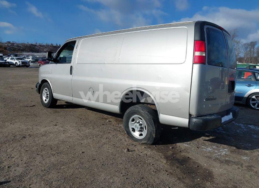 Photo 3 of 2008 Chevrolet Express WORK VAN (VIN 1GCGG25CX81146520)
