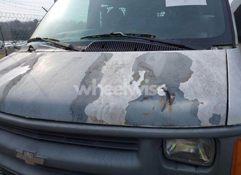 Photo 6 of 1998 Chevrolet Chevy VAN G2500 (VIN 1GCGG25R0W1069769)