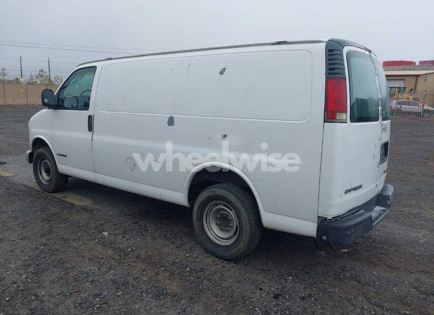 Photo 3 of 2002 Chevrolet Express (VIN 1GCGG25R121210438)
