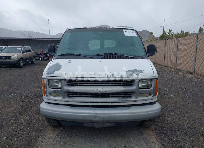 Photo 6 of 2002 Chevrolet Express (VIN 1GCGG25R121210438)