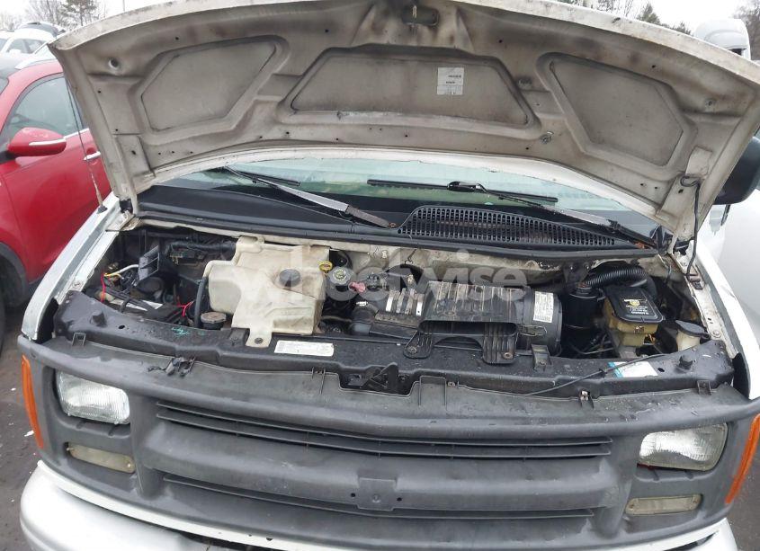 Photo 10 of 2001 Chevrolet Express (VIN 1GCGG25R311188683)