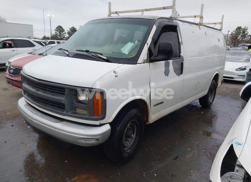 Photo 2 of 2001 Chevrolet Express (VIN 1GCGG25R311188683)