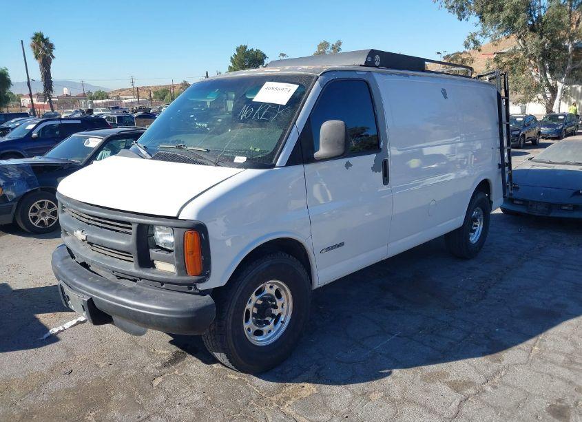 Photo 2 of 2002 Chevrolet Express (VIN 1GCGG25R821219394)