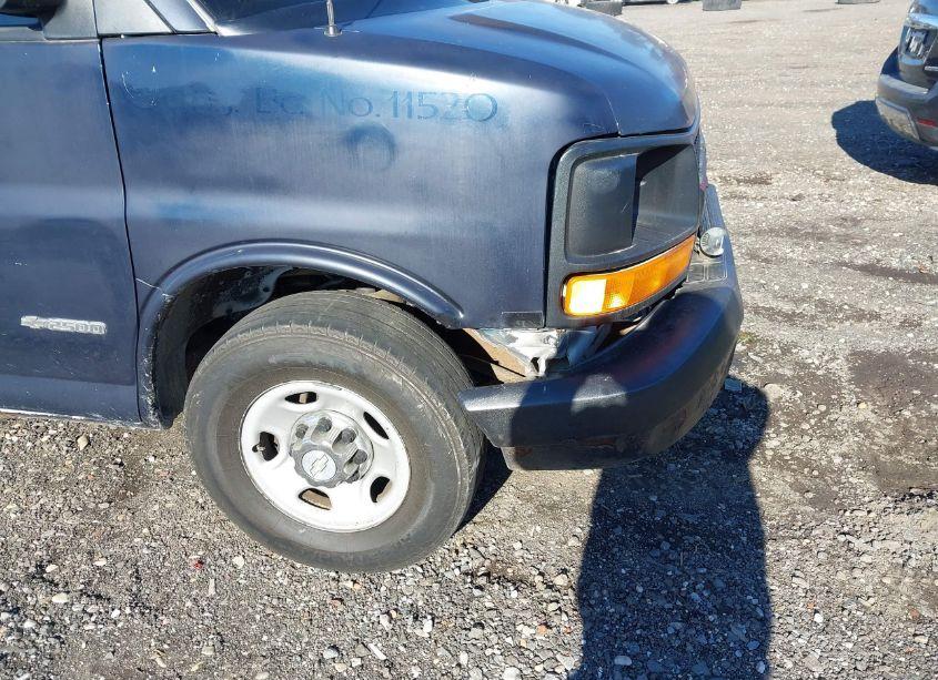 Photo 6 of 2003 Chevrolet Express (VIN 1GCGG25U231150062)