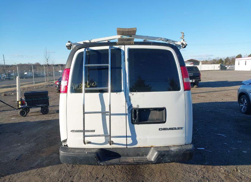Photo 16 of 2003 Chevrolet Express (VIN 1GCGG25U331228915)