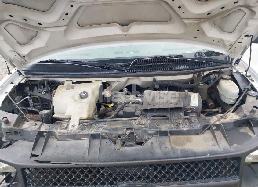 Photo 10 of 2003 Chevrolet Express (VIN 1GCGG25U431221925)