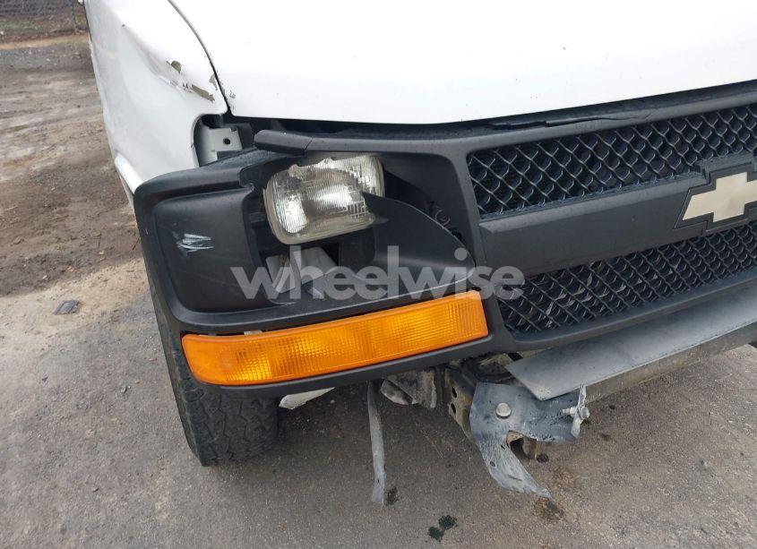 Photo 6 of 2003 Chevrolet Express (VIN 1GCGG25U431221925)