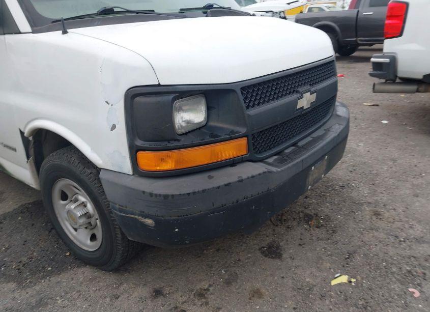Photo 13 of 2003 Chevrolet Express (VIN 1GCGG25U731201751)