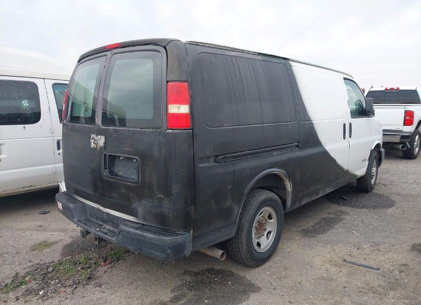 Photo 4 of 2003 Chevrolet Express (VIN 1GCGG25U731201751)