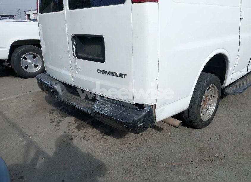 Photo 6 of 2003 Chevrolet Express (VIN 1GCGG25U931106043)