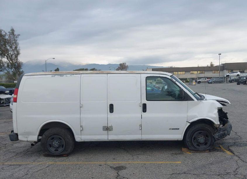 Photo 13 of 2003 Chevrolet Express (VIN 1GCGG25V031150134)