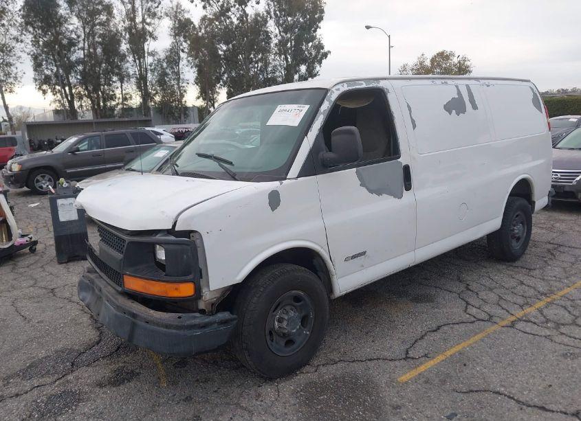 Photo 2 of 2003 Chevrolet Express (VIN 1GCGG25V031150134)