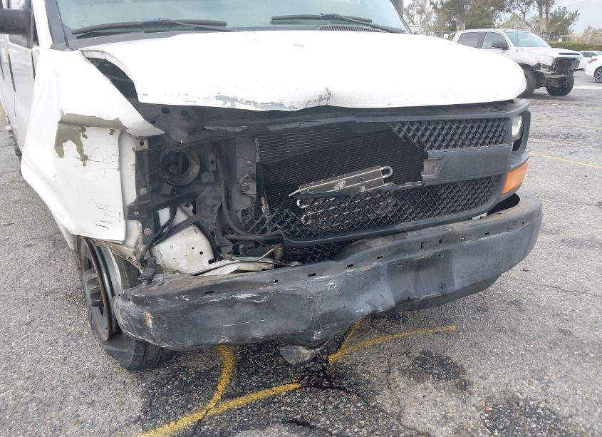 Photo 6 of 2003 Chevrolet Express (VIN 1GCGG25V031150134)