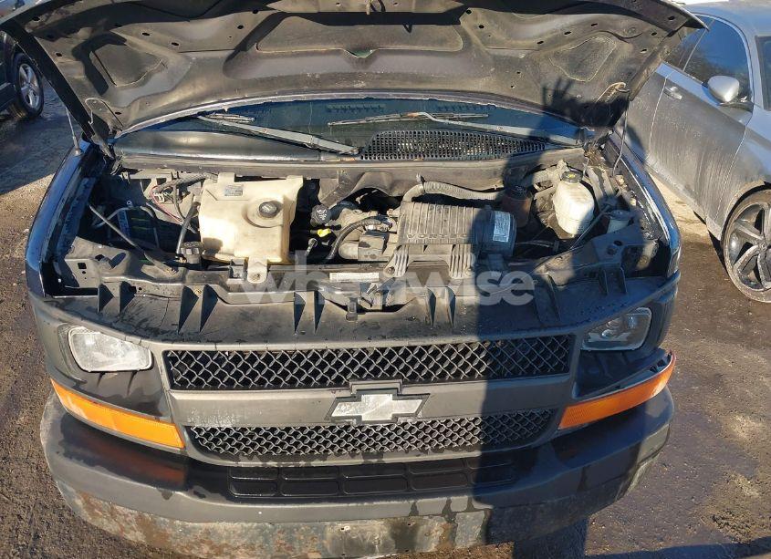 Photo 10 of 2005 Chevrolet Express (VIN 1GCGG25V151123284)