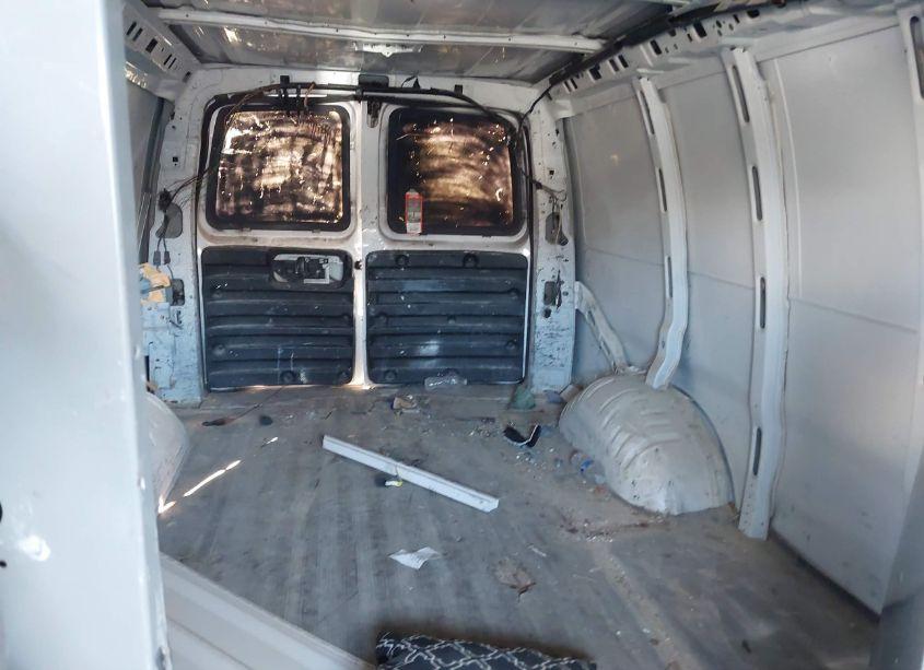 Photo 8 of 2004 Chevrolet Express (VIN 1GCGG25V441118708)