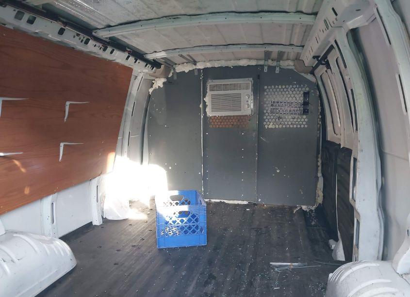 Photo 8 of 2003 Chevrolet Express (VIN 1GCGG25V631219389)