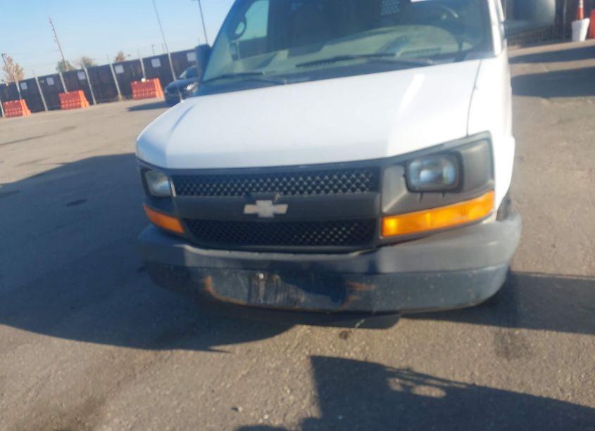 Photo 6 of 2005 Chevrolet Express (VIN 1GCGG25V751267454)