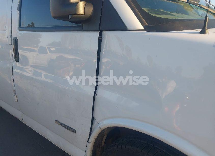 Photo 13 of 2005 Chevrolet Express (VIN 1GCGG25VX51227451)