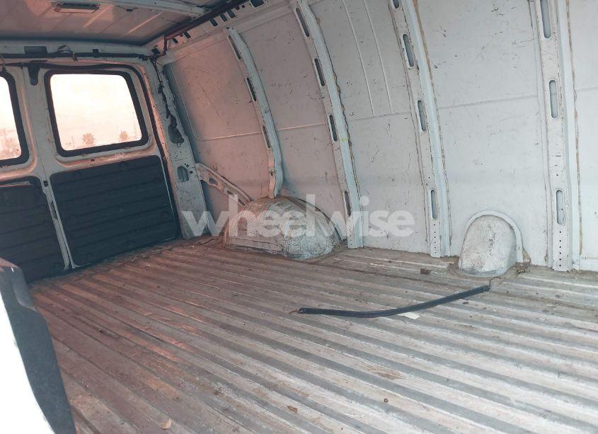 Photo 8 of 2005 Chev Chvn/exp CG 2500 (VIN 1GCGG29B551263686)