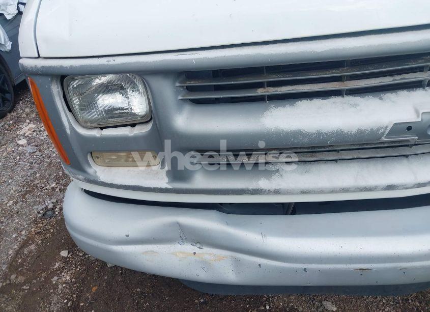 Photo 6 of 1999 Chevrolet Express (VIN 1GCGG29R5X1148396)