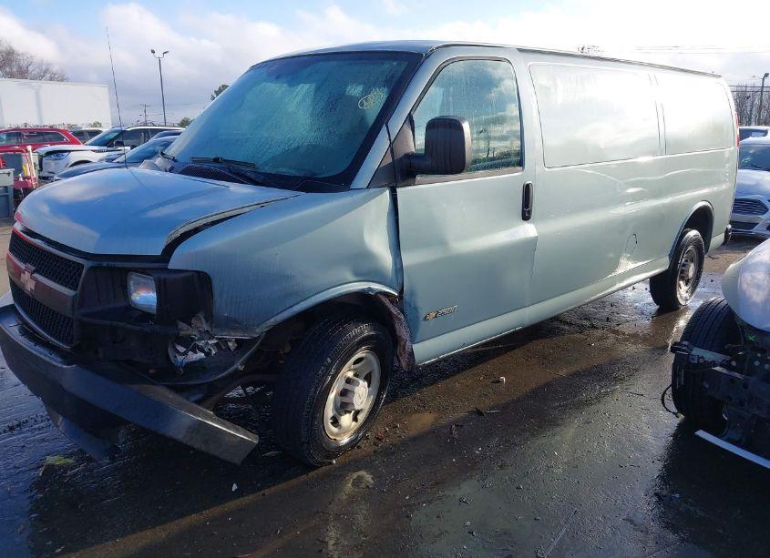 Photo 2 of 2006 Chevrolet Express WORK VAN (VIN 1GCGG29U461168741)
