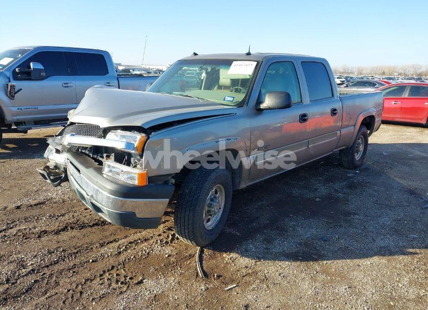 Photo 2 of 2003 Chevrolet Silverado 1500HD LT (VIN 1GCGK13U03F161429)