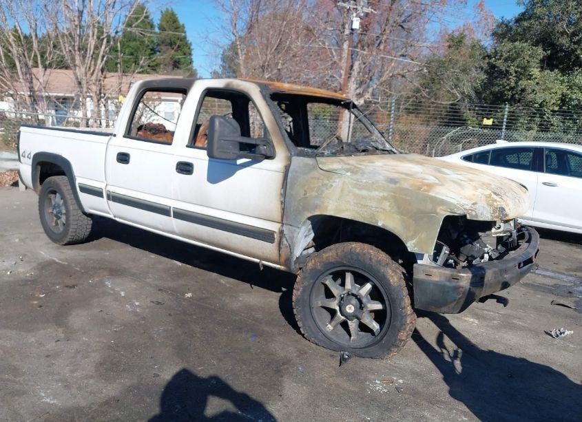 2002 Chevrolet Silverado 1500HD LS (VIN 1GCGK13U12F172650) main photo