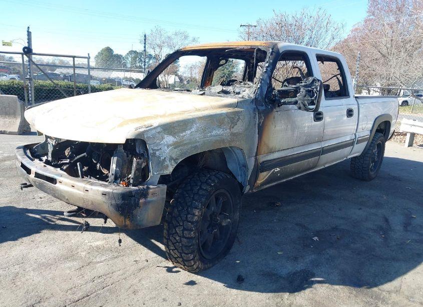 Photo 2 of 2002 Chevrolet Silverado 1500HD LS (VIN 1GCGK13U12F172650)