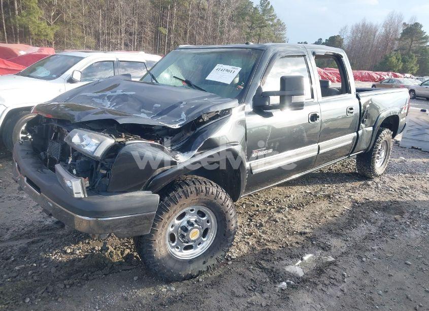 Photo 2 of 2003 Chevrolet Silverado 1500HD LT (VIN 1GCGK13U13F203025)