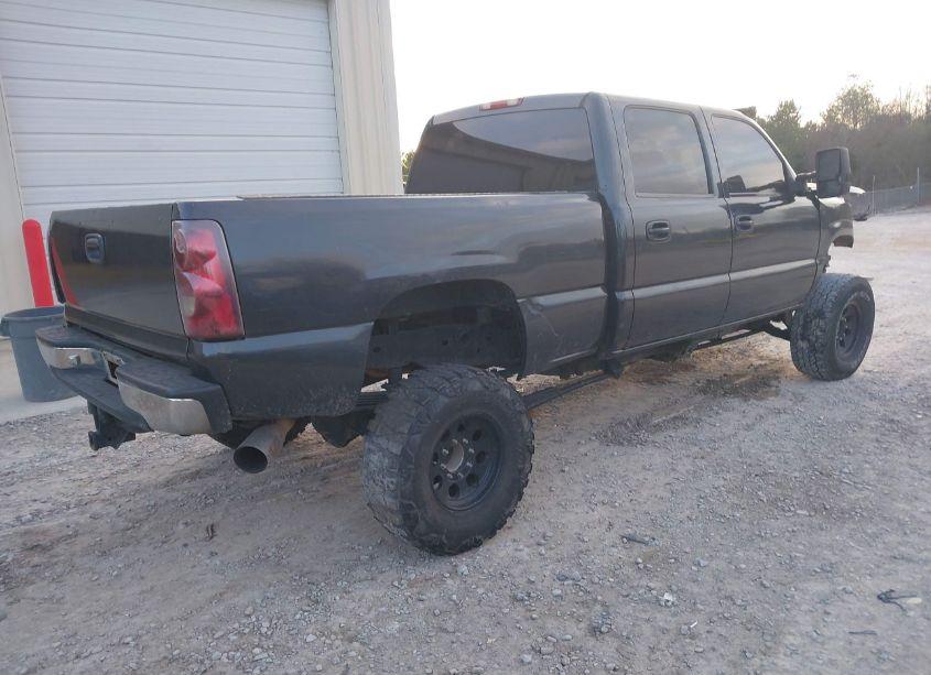 Photo 4 of 2003 Chevrolet Silverado 1500HD LT (VIN 1GCGK13U13F203820)