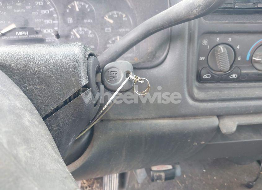 Photo 11 of 2002 Chevrolet Silverado 1500HD LS (VIN 1GCGK13U22F125563)