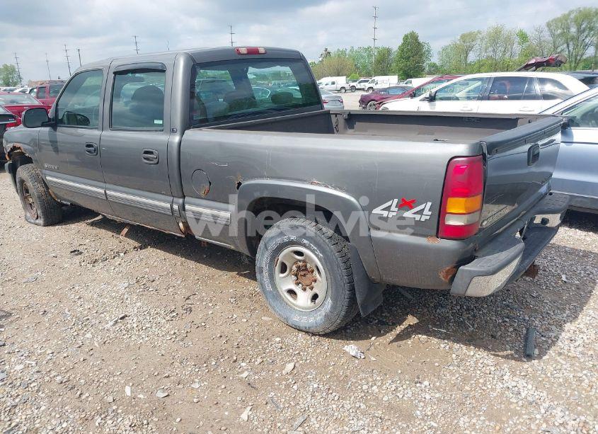 Photo 3 of 2002 Chevrolet Silverado 1500HD LS (VIN 1GCGK13U22F125563)