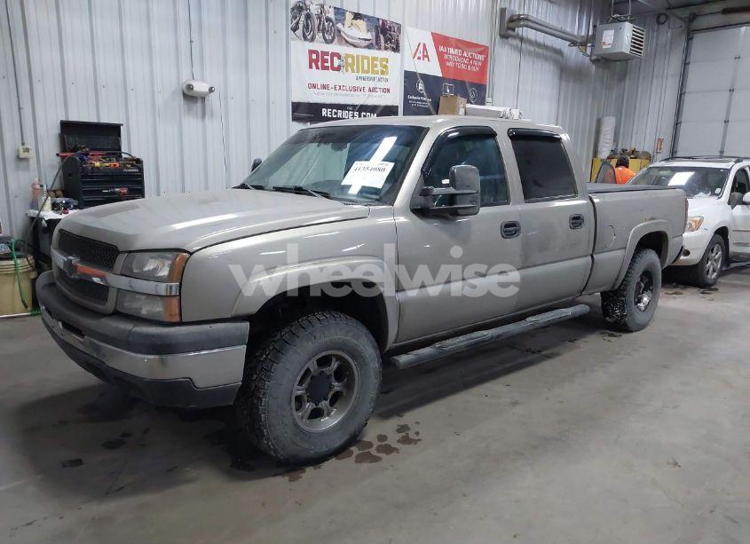 Photo 2 of 2003 Chevrolet Silverado 1500HD LS (VIN 1GCGK13U23F142493)