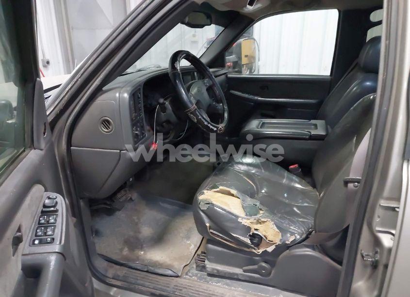 Photo 5 of 2003 Chevrolet Silverado 1500HD LS (VIN 1GCGK13U23F142493)