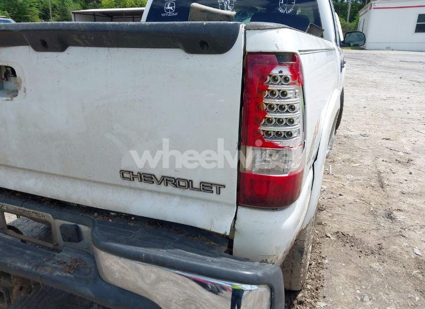 Photo 6 of 2003 Chevrolet Silverado 1500HD LS (VIN 1GCGK13U23F157723)