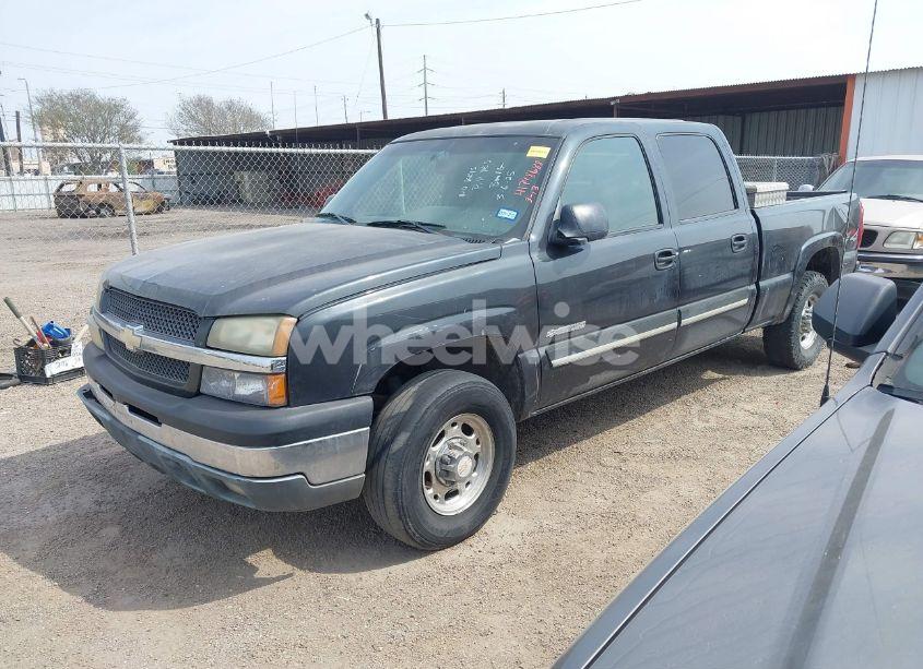 Photo 2 of 2003 Chevrolet Silverado 1500HD LS (VIN 1GCGK13U23F209383)