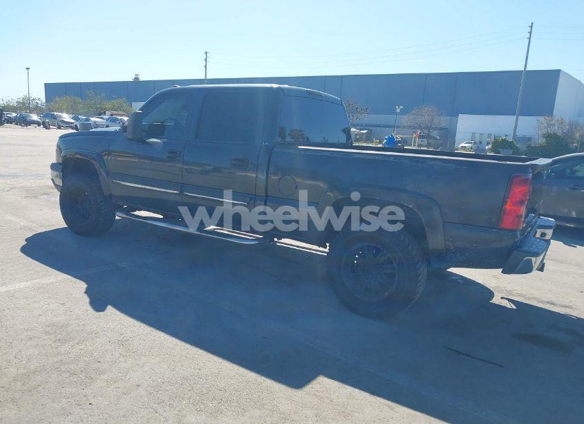 Photo 3 of 2003 Chevrolet Silverado 1500HD LS (VIN 1GCGK13U33F197258)