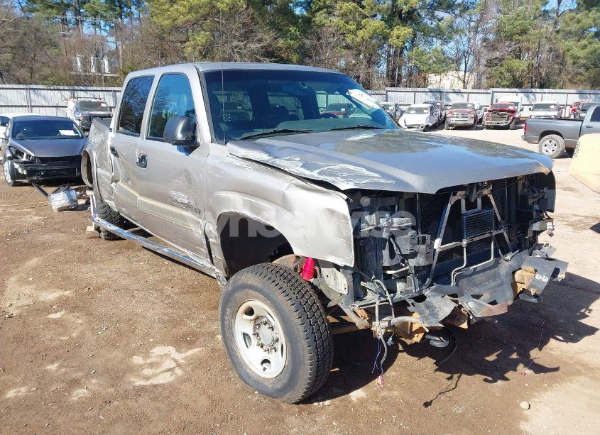 2003 Chevrolet Silverado 1500HD LS (VIN 1GCGK13U43F121189) main photo
