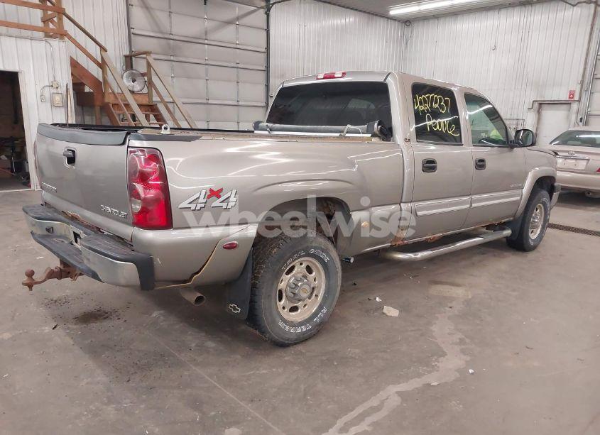 Photo 4 of 2003 Chevrolet Silverado 1500HD LT (VIN 1GCGK13U43F215122)
