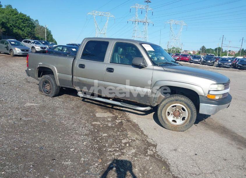 2002 Chevrolet Silverado 1500HD LS (VIN 1GCGK13U62F241428) main photo