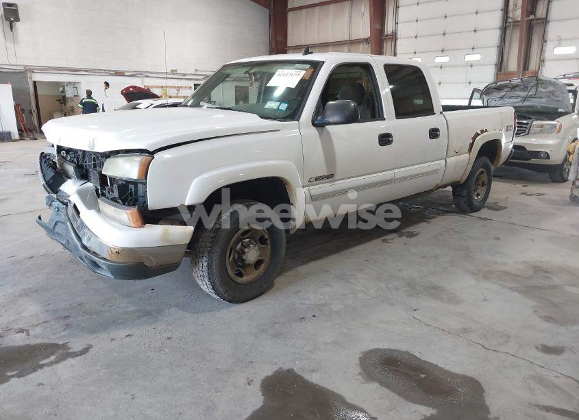 Photo 2 of 2007 Chevrolet Silverado 1500HD CLASSIC LT2 (VIN 1GCGK13U97F102188)