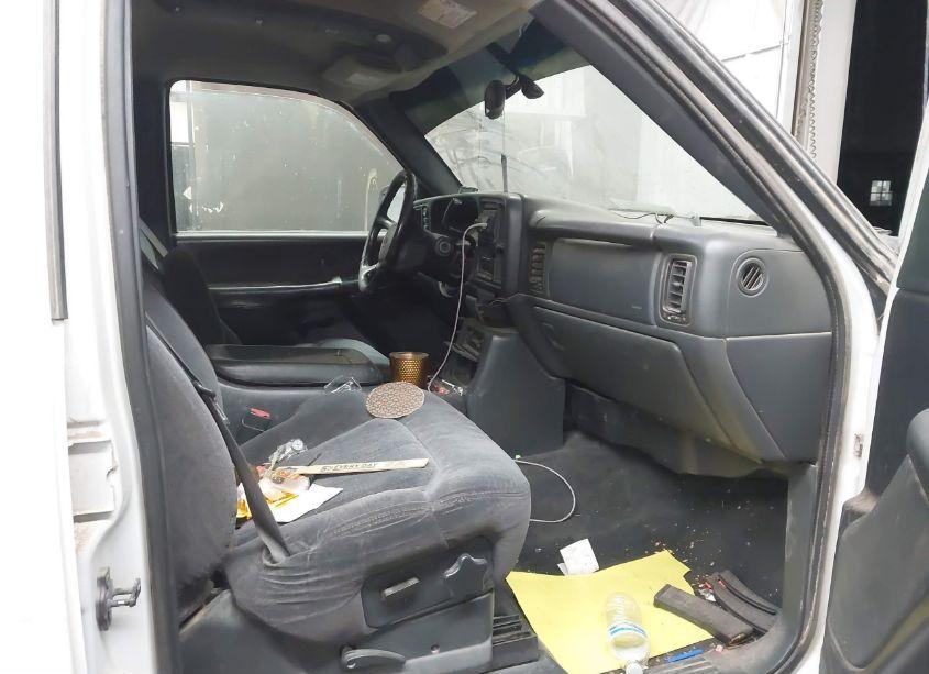 Photo 5 of 2002 Chevrolet Silverado 1500HD LS (VIN 1GCGK13UX2F116917)