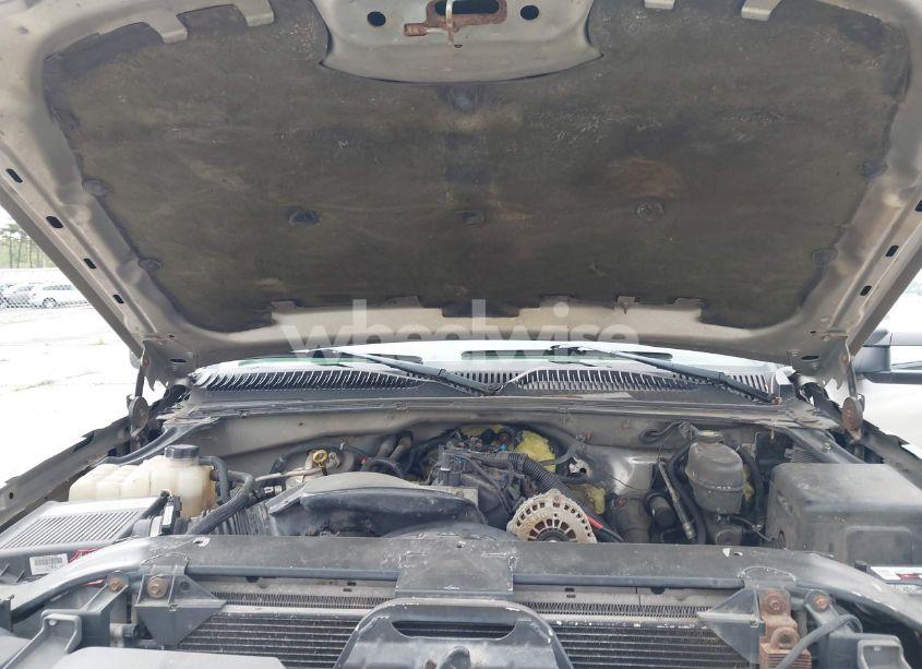 Photo 10 of 2003 Chevrolet Silverado 1500HD LS (VIN 1GCGK13UX3F107684)