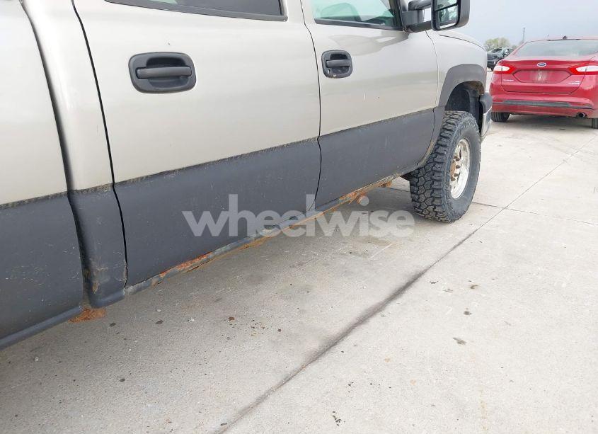 Photo 12 of 2003 Chevrolet Silverado 1500HD LS (VIN 1GCGK13UX3F107684)