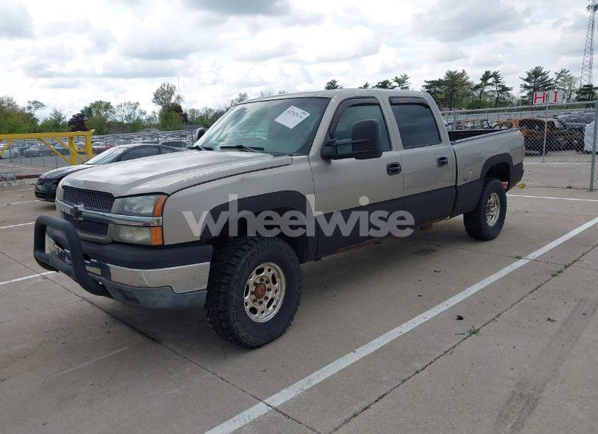 Photo 2 of 2003 Chevrolet Silverado 1500HD LS (VIN 1GCGK13UX3F107684)