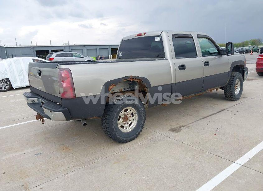 Photo 4 of 2003 Chevrolet Silverado 1500HD LS (VIN 1GCGK13UX3F107684)